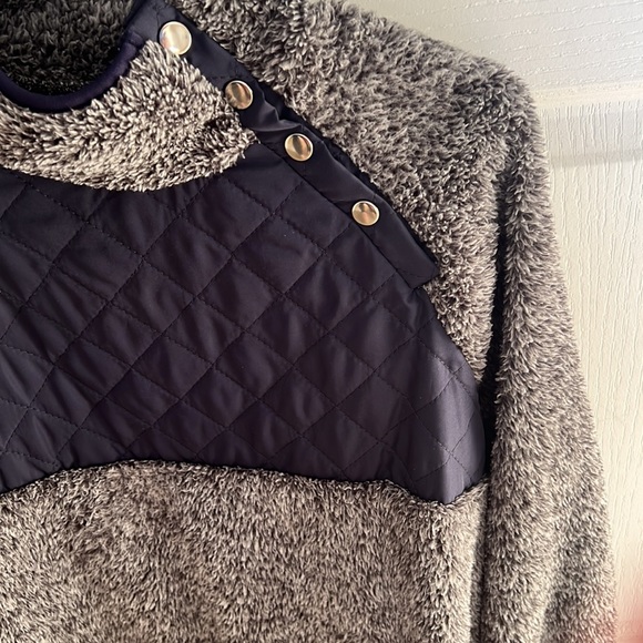 Pullover - Picture 2 of 3